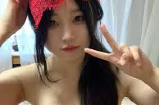 内娱开年地震！30岁网红司晓迪爆料睡遍顶流48小时反转封账号