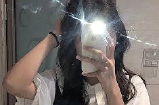 张艺谋也没想到养了27年的陈婷竟会亲手摘掉张艺谋妻子的认证