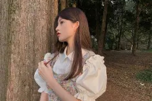 田一名与女生接吻