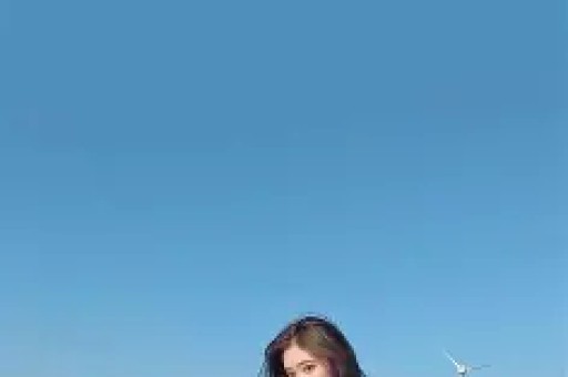 加拿大前总理儿子拍性感大片秀腹肌！硬蹭准继母水果姐热度网友：呃……